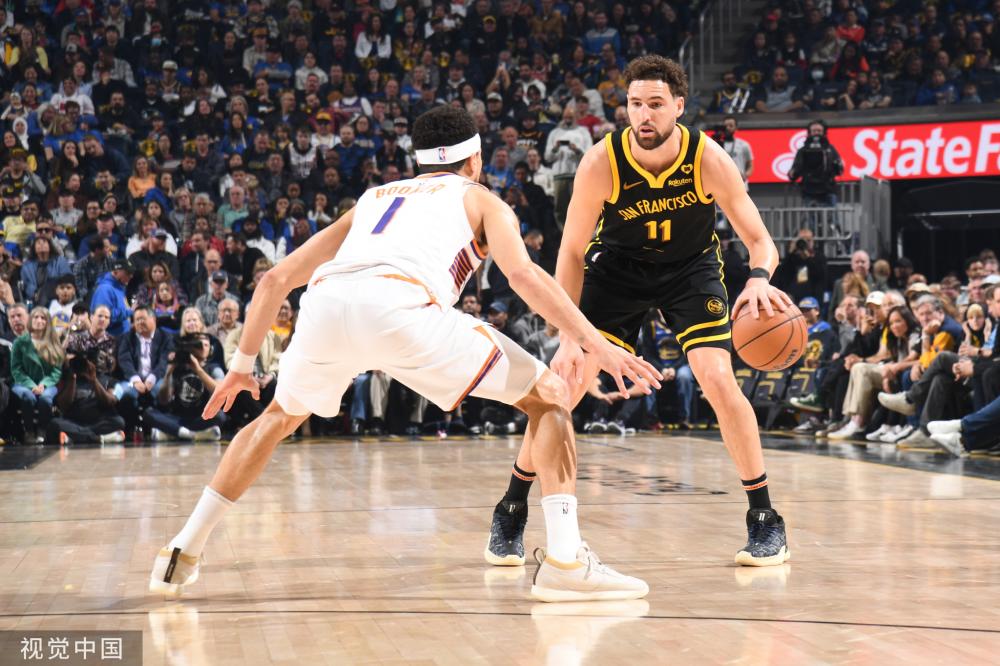 泰晤士：拜仁在考虑引进恩昆库，也将埃泽列入了引援名单.