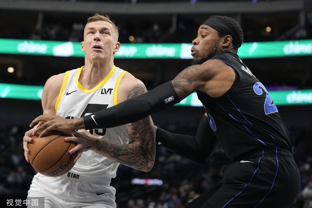 泰晤士：拜仁在考虑引进恩昆库，也将埃泽列入了引援名单.